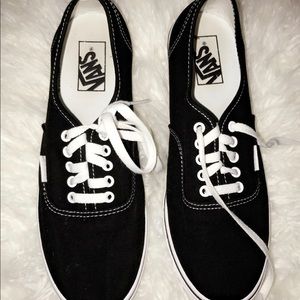women’s black and white vans